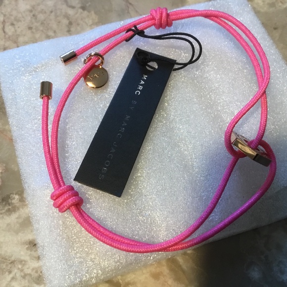 MARC by Marc Jacobs Women’s Pink KnockOut Bracelet NWT - Picture 3 of 7
